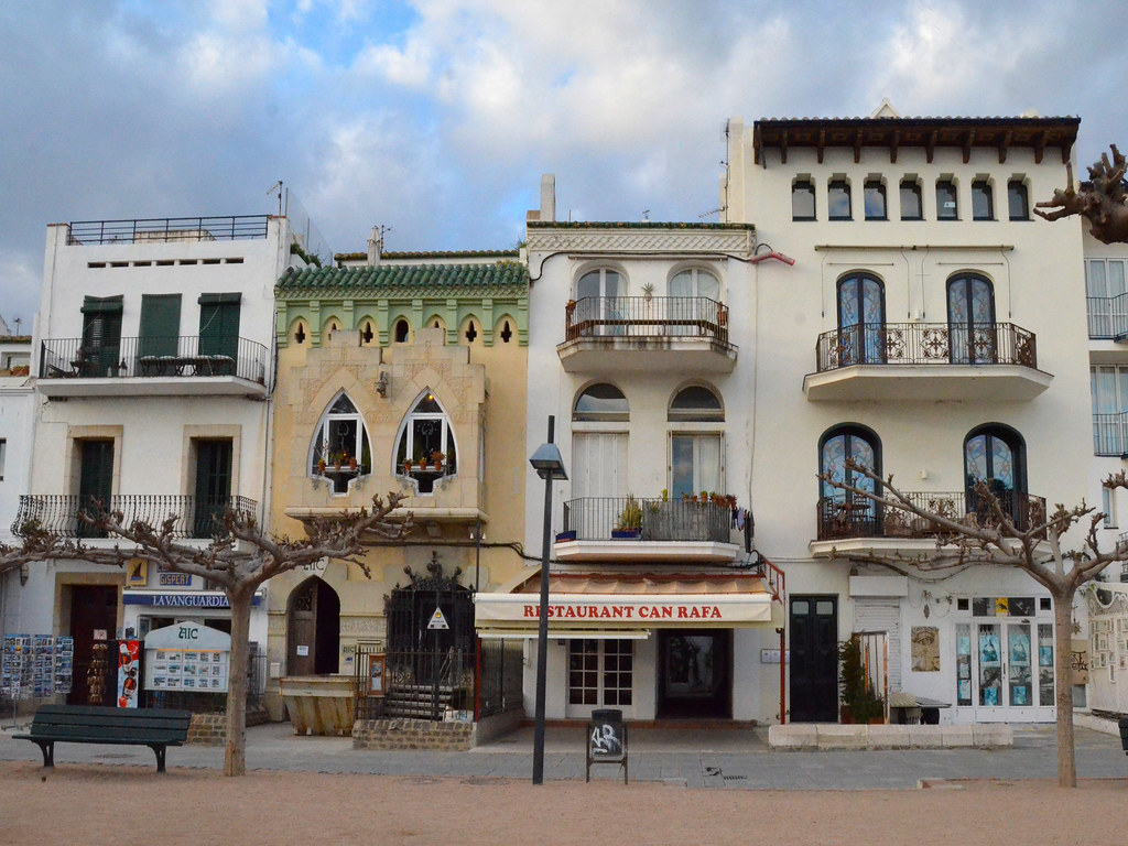 CADAQUES. Plaza del pueblo